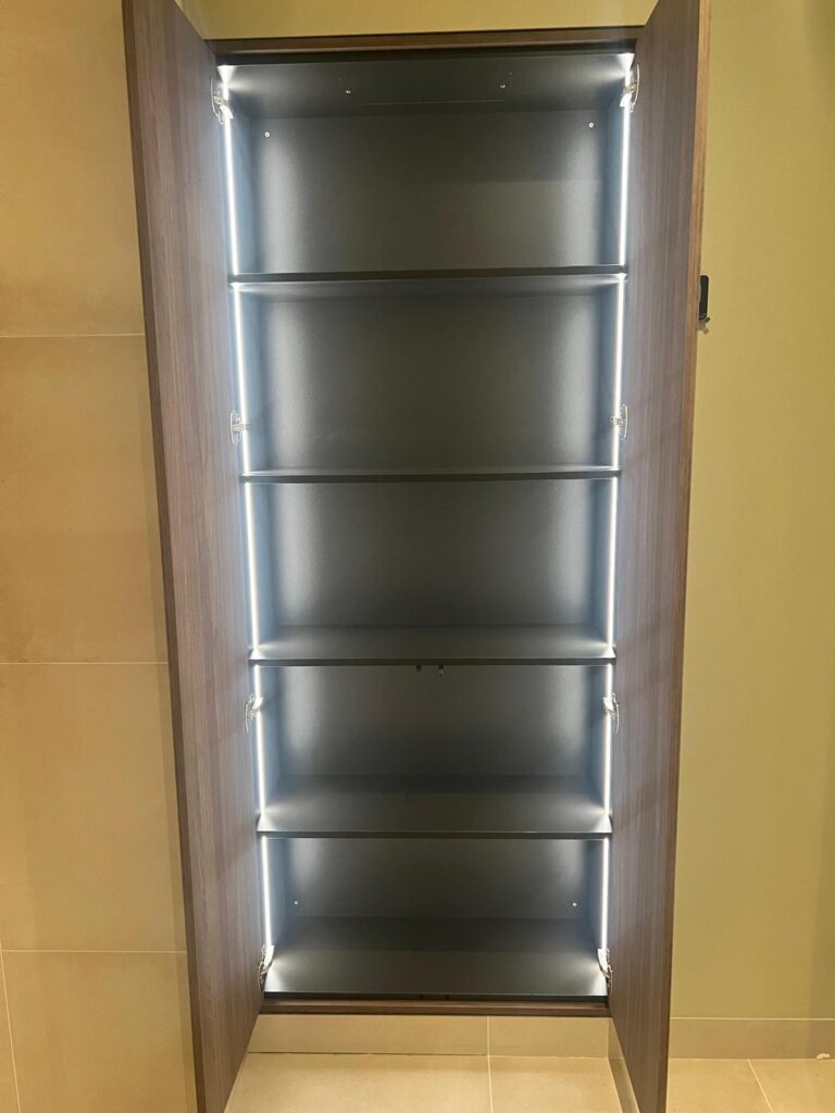 J Brouwer Elektrotechniek