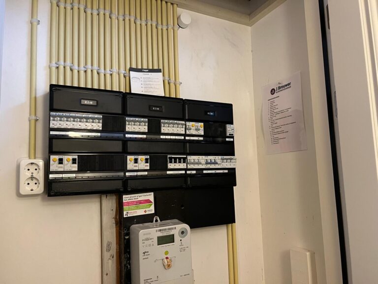 J Brouwer Elektrotechniek